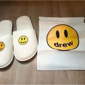 DREW White Slippers with Yellow Smiley and Bag